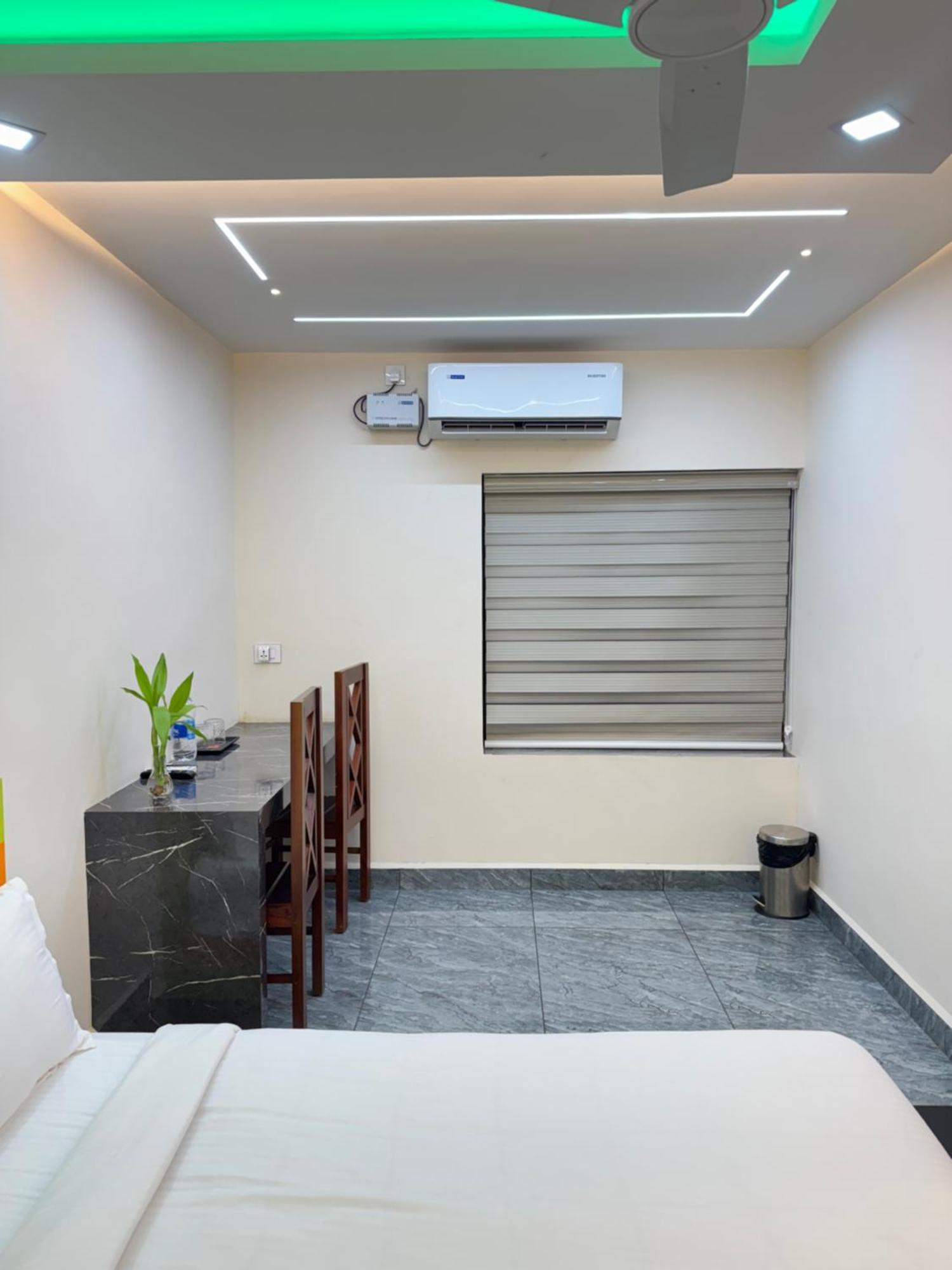 Hotel Krishnakripa Premium Residency Kochi Zewnętrze zdjęcie