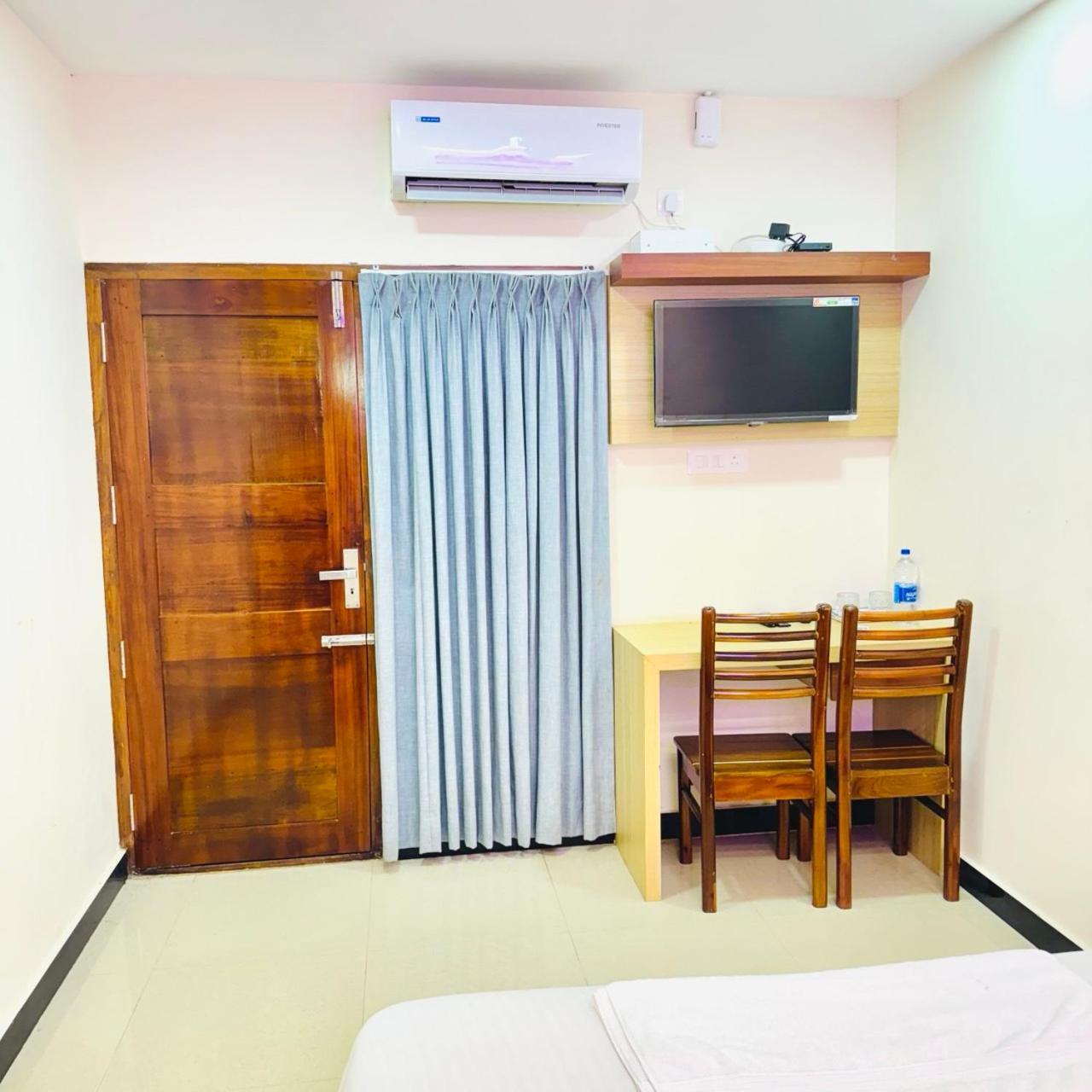 Hotel Krishnakripa Premium Residency Kochi Zewnętrze zdjęcie